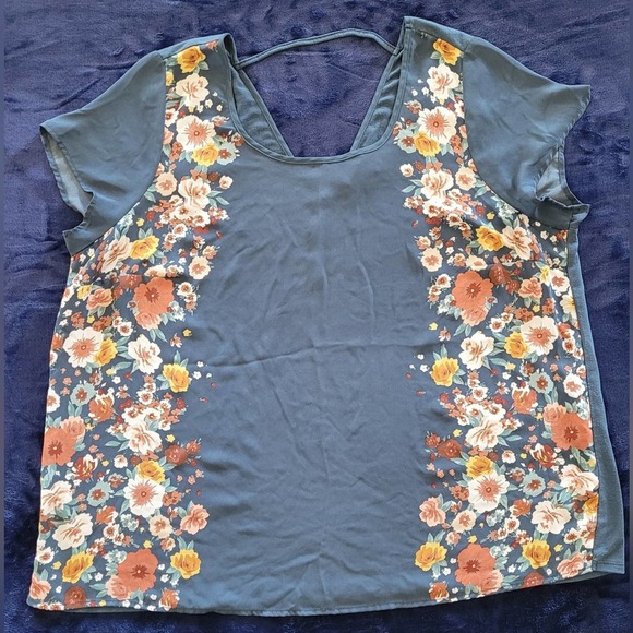 Torrid‎ Navy Floral women's Size 1 Tank Top - Picture 1 of 6